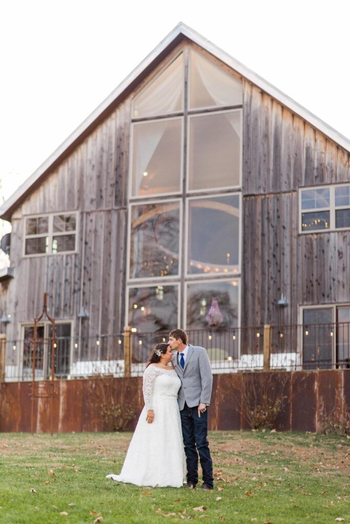 Wedding Gallery - Weathered Wisdom Barn In Preston, Mo