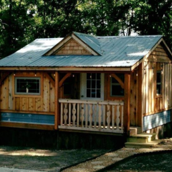 Cabins - Weathered Wisdom Barn in Preston, MO